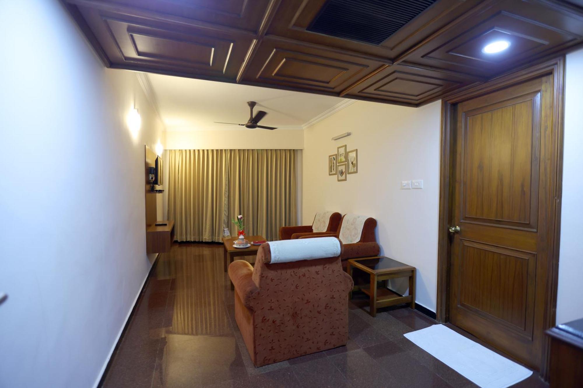 Breeze Residency Hotel Tiruchirappalli Exterior photo