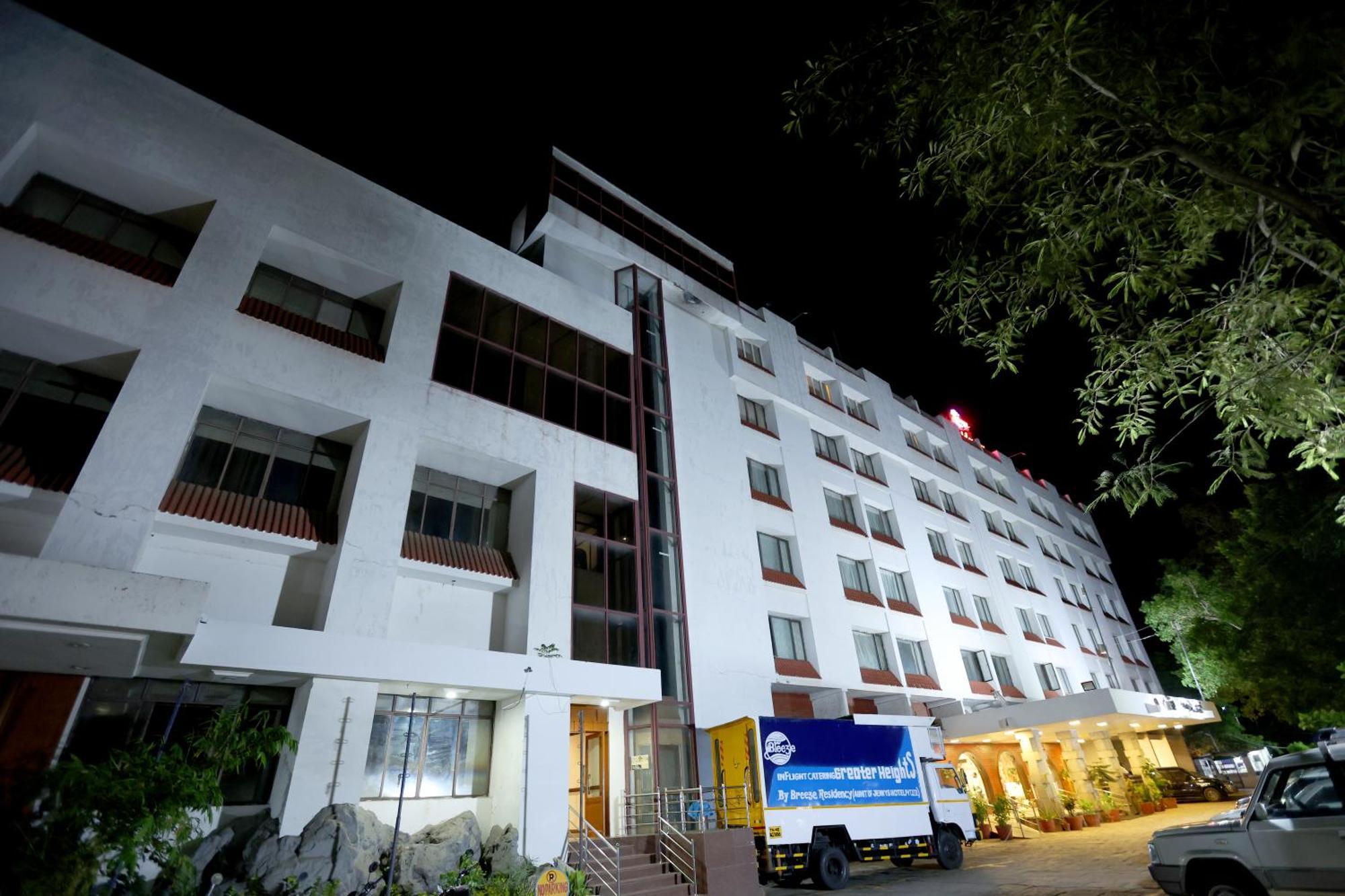 Breeze Residency Hotel Tiruchirappalli Exterior photo