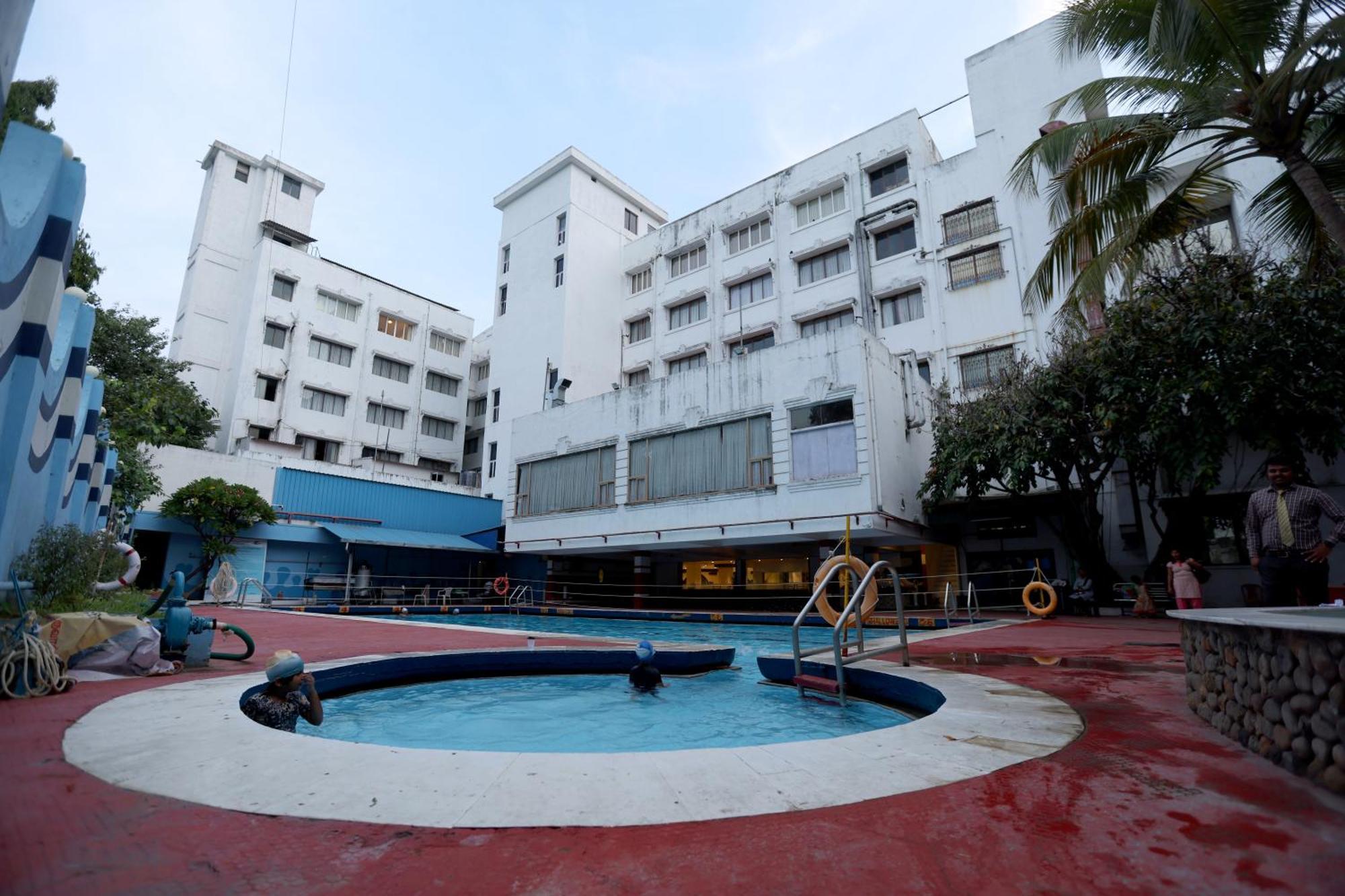 Breeze Residency Hotel Tiruchirappalli Exterior photo
